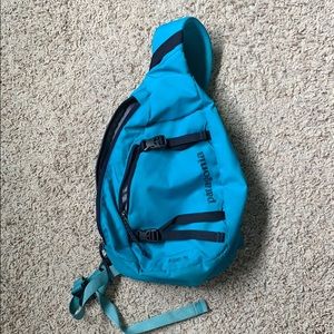 Patagonia Atom 8L sling bag